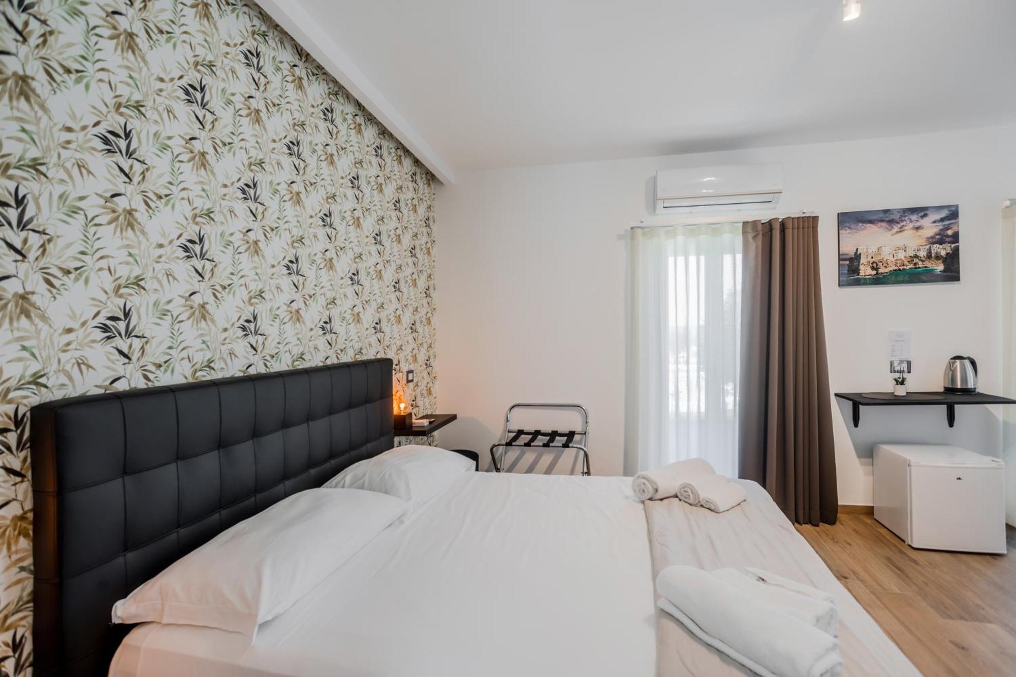 Pietramare Luxury Suites Бари Экстерьер фото