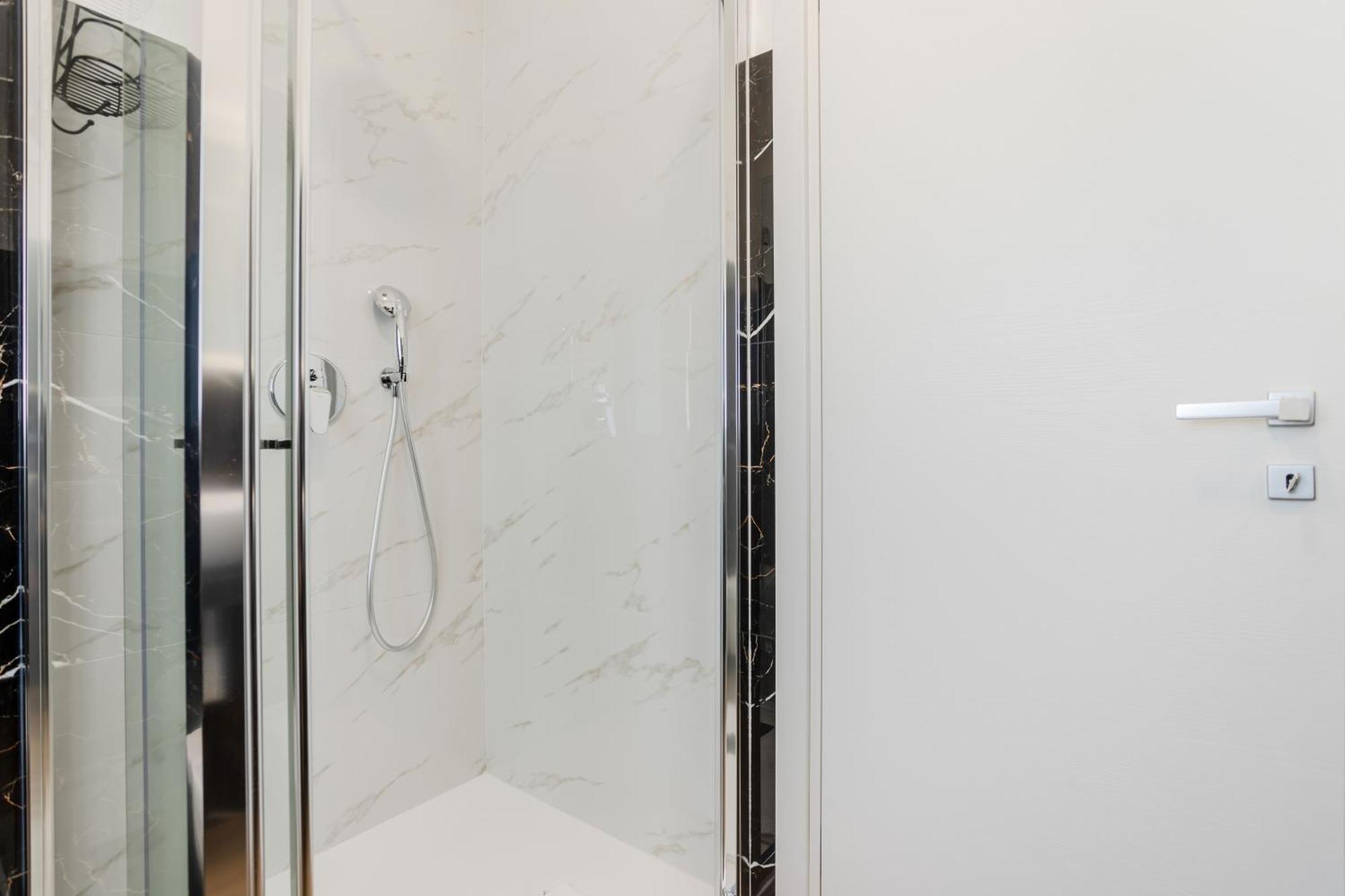 Pietramare Luxury Suites Бари Экстерьер фото