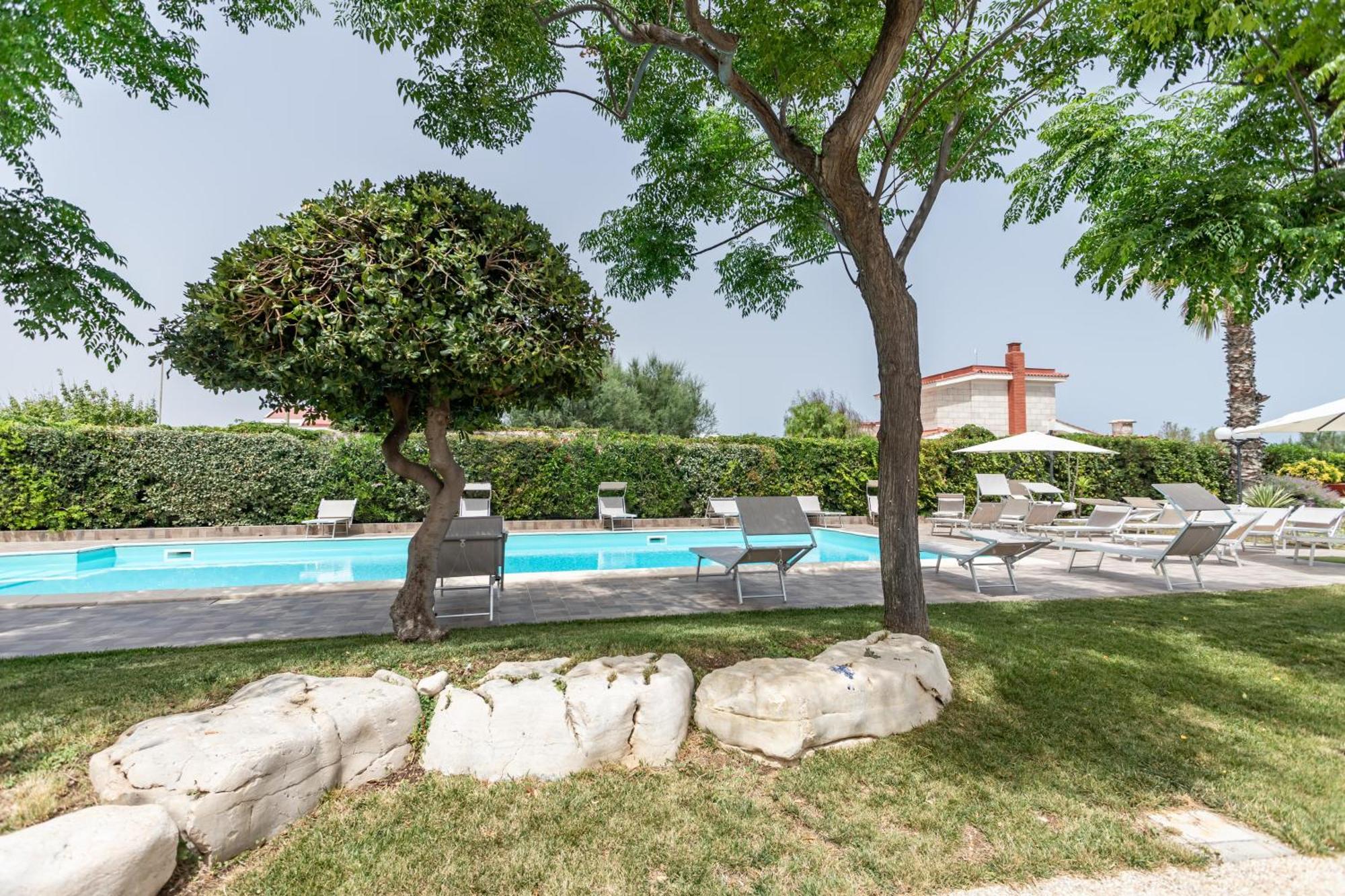 Pietramare Luxury Suites Бари Экстерьер фото